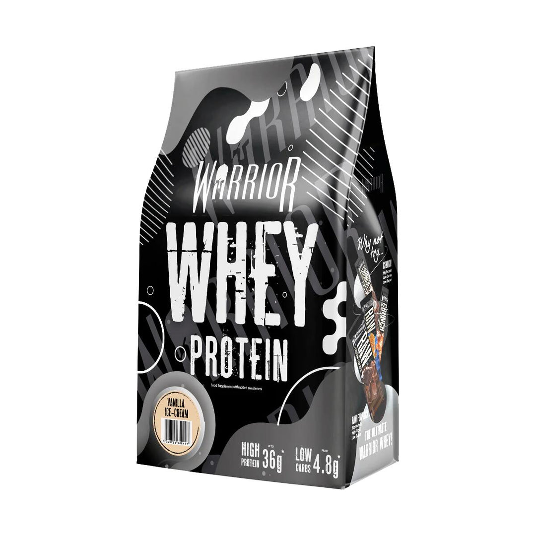 Weiße Dose Warrior Whey Protein 1kg mit schwarzem und rotem Label, Produktname und Geschmacksrichtung nicht sichtbar