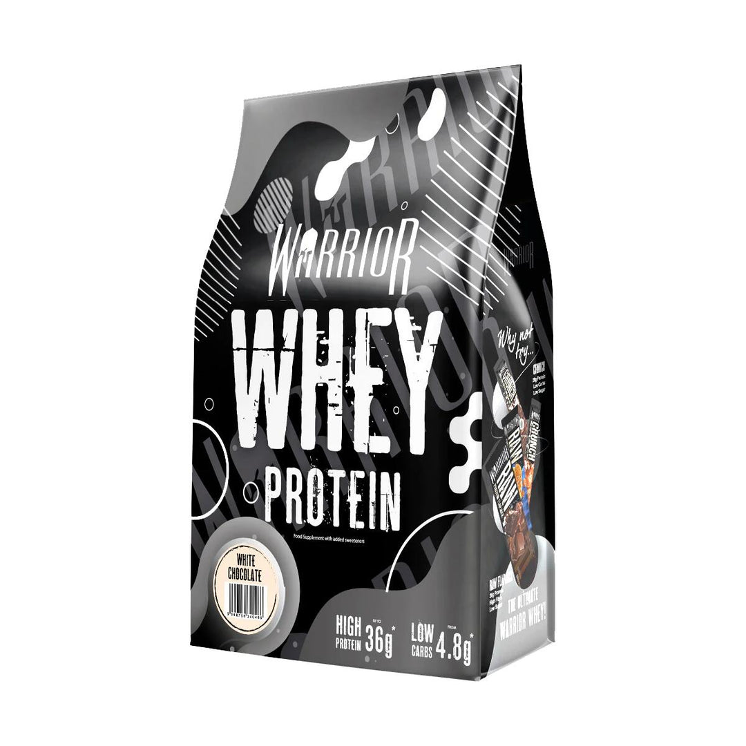Weiße Dose Warrior Whey Protein 1kg mit blauem und orangefarbenem Label, Produktname und Nährwertangaben sichtbar